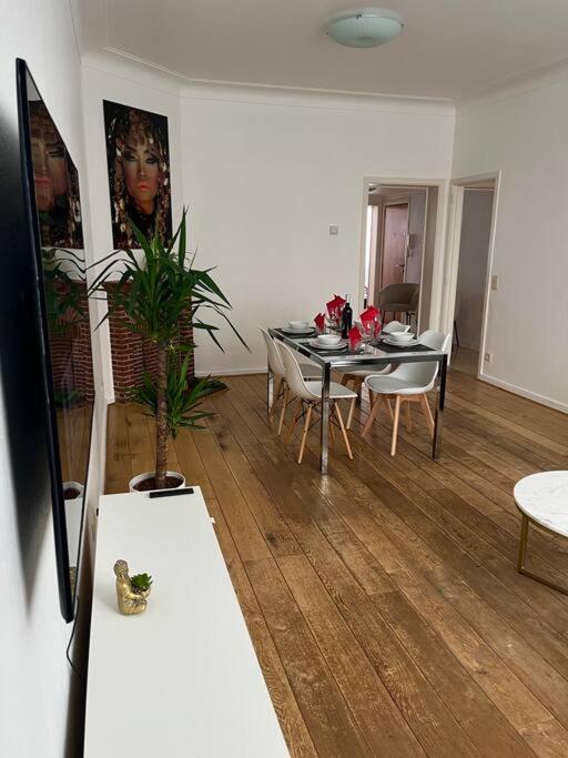 Apartamento Stylish Two Bedroom Flat